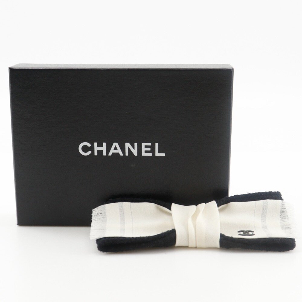 CHANEL Black Logo Brooch - Picture 5 of 5